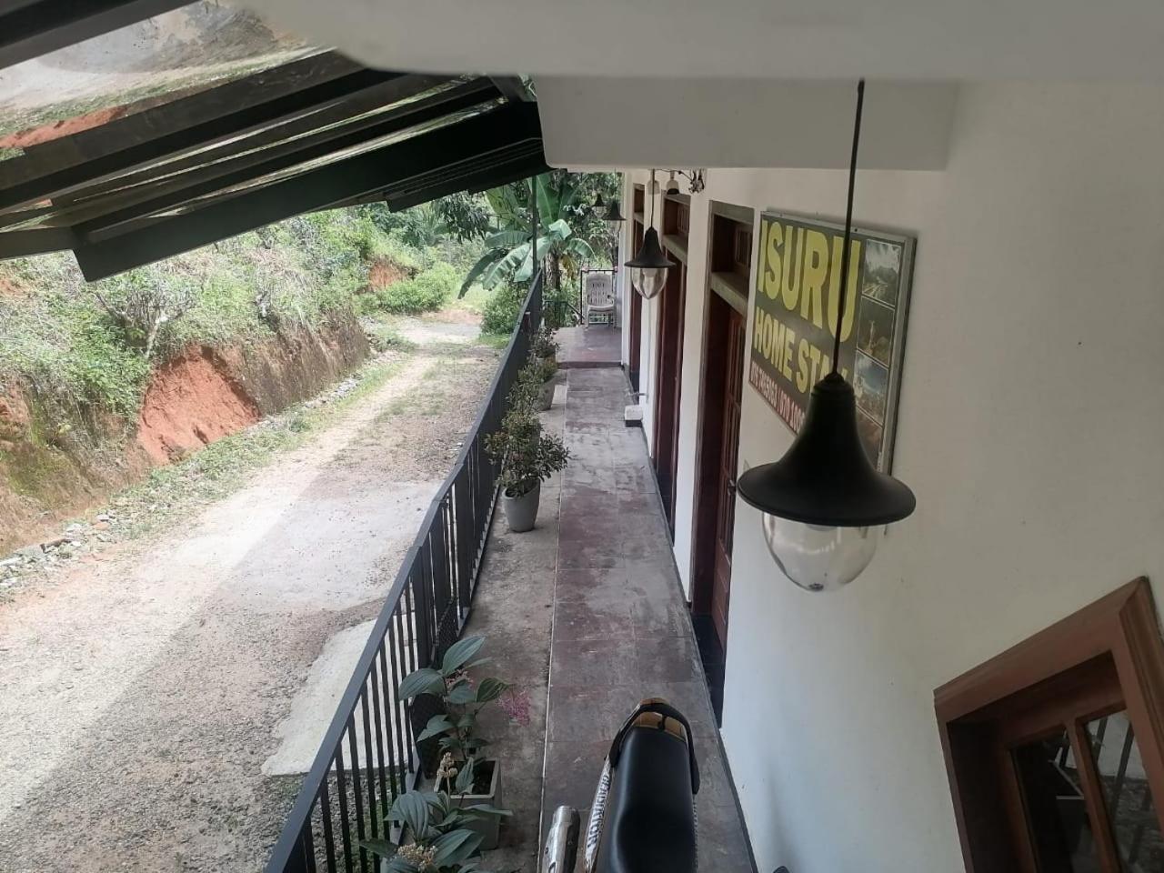 Isuru Homestay Элла Экстерьер фото